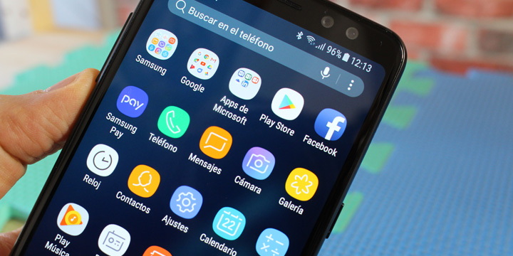 Review: Samsung Galaxy A8 (2018), doble cámara frontal y pantalla sin apenas biseles