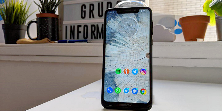 Review: Motorola One, buen diseño y Android One para la gama media