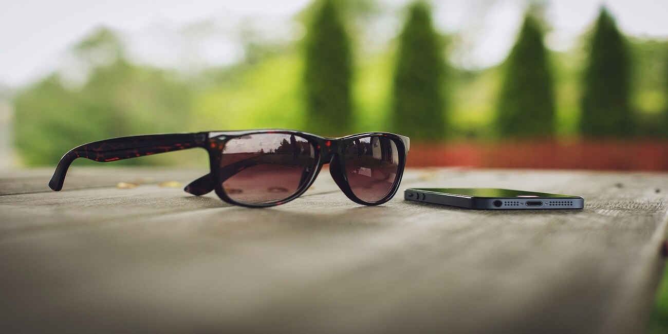 ¿Por qué no se ven las pantallas a través de las gafas de sol polarizadas?