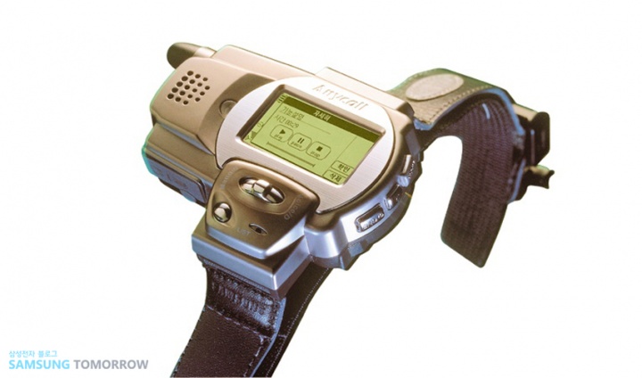 El primer "watch phone" se lanzó en 1999
