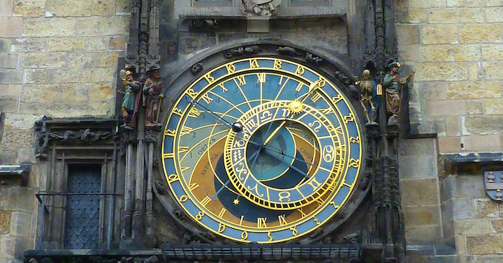 Google celebra los 605 años del reloj astronómico de Praga con un Doodle