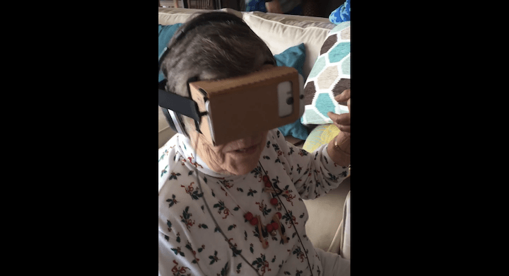 La abuela prueba la realidad virtual por primera vez, el nuevo viral de la risa