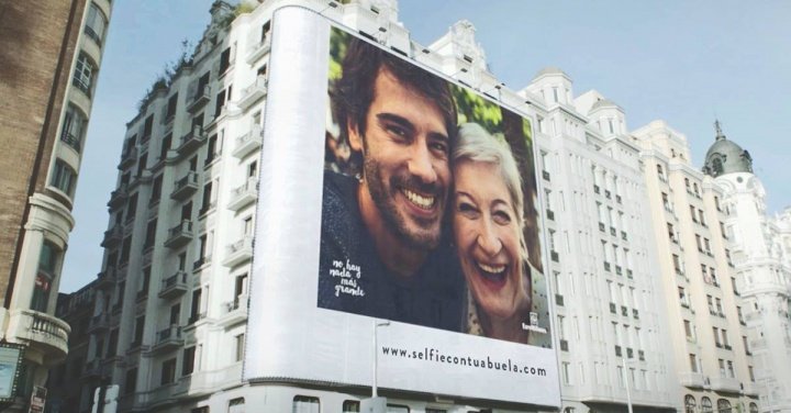 Consigue un selfie gigante con tu abuela en la Gran Vía #SelfieConTuAbuela