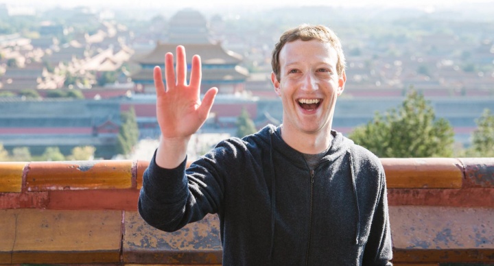 El fundador de Facebook te aconseja tapar la webcam