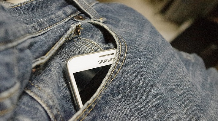 Samsung trabajaría en una cámara frontal bajo la pantalla para evitar el notch