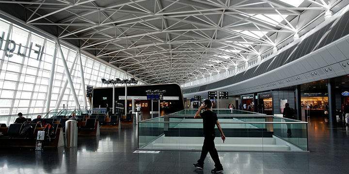 El Wi-Fi de los aeropuertos mejora: hasta 15 megas de velocidad y 100% gratis