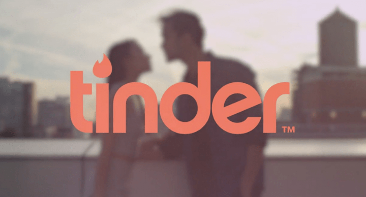 Tinder propone nuevos emojis con parejas interraciales