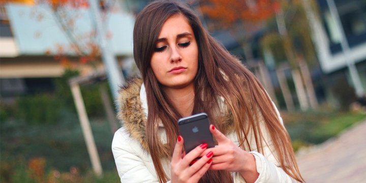 El 30% de los españoles es adicto al "postureo" en redes sociales durante las vacaciones