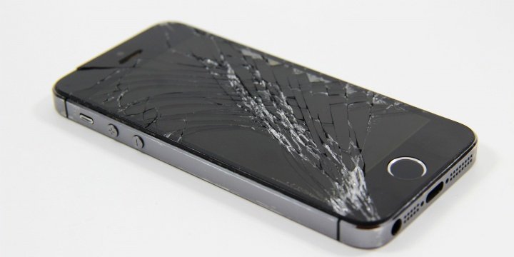 ¿Cubre la garantía de un móvil si se rompe la pantalla?