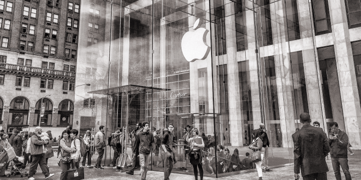 Apple es la primera empresa del mundo con un valor de 1 billón de dólares