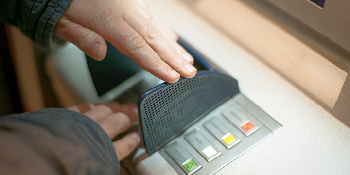 Casi el 70% de los cajeros automáticos se pueden hackear para robar dinero