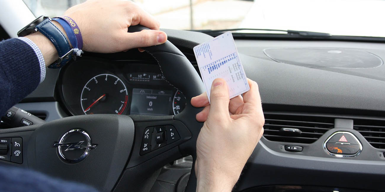 Ya puedes tener el carnet de conducir en el móvil