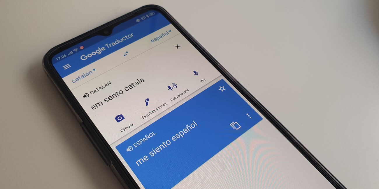 Google Translate traduce em sento català por me siento español