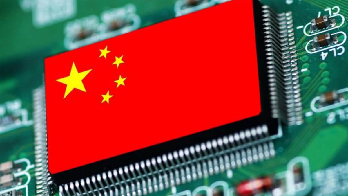 Adiós a más fábricas en China: se realza la crisis de chips
