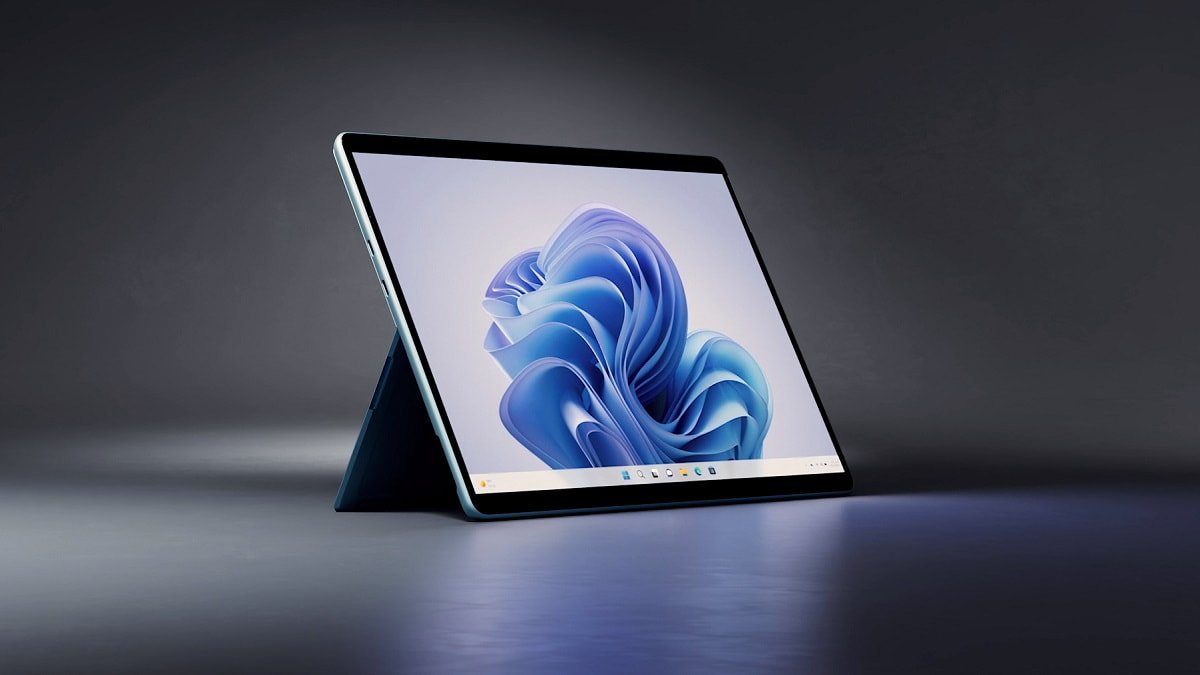 Así es la nueva Surface Pro 9: Microsoft se lo quiere poner difícil al iPad Pro