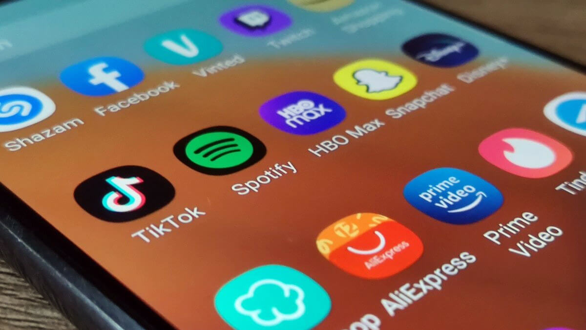 Android will allow you to delete the account and apps data