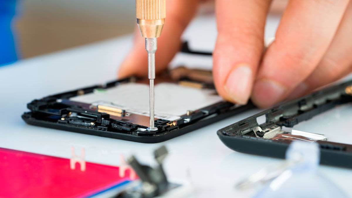 Podrás reparar tu móvil durante 10 años gracias a la última iniciativa de la UE
