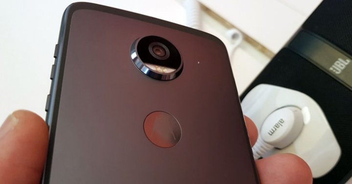 Moto Z2 Play y Moto Mods: precios y disponibilidad en España
