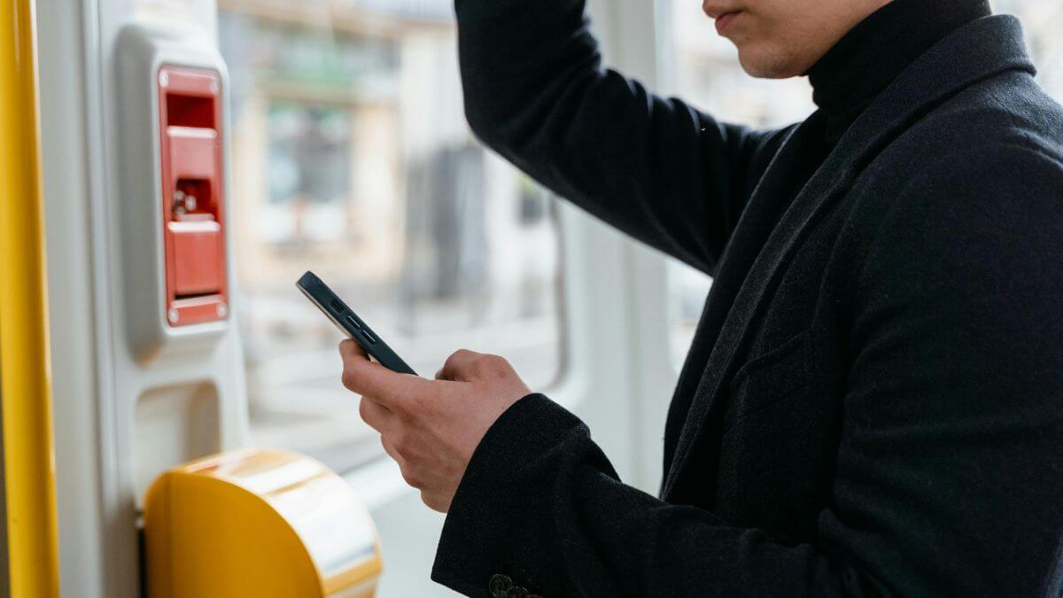 Un operador va más allá con su oferta en la que te paga por no usar el smartphone