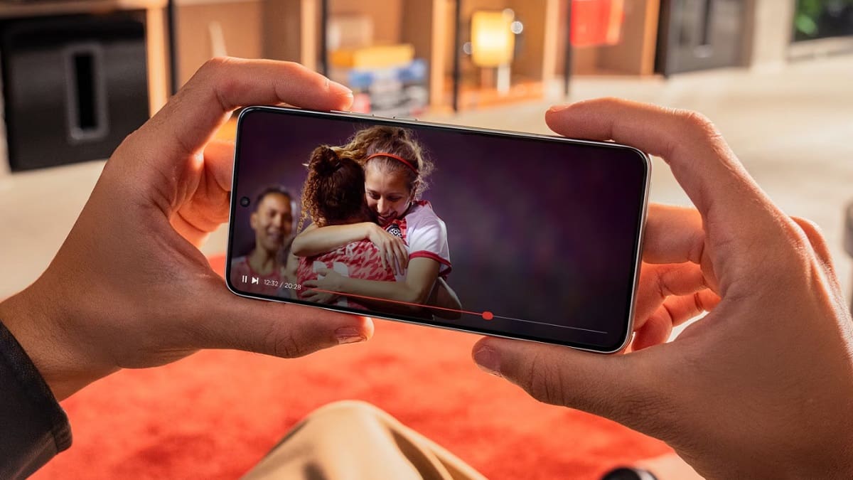 Brutal en batería, potencia y pantalla: así es el nuevo Motorola Edge 70 Max